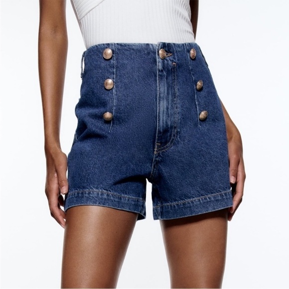 Zara denim shorts with golden buttons. Size 2 - Picture 1 of 10